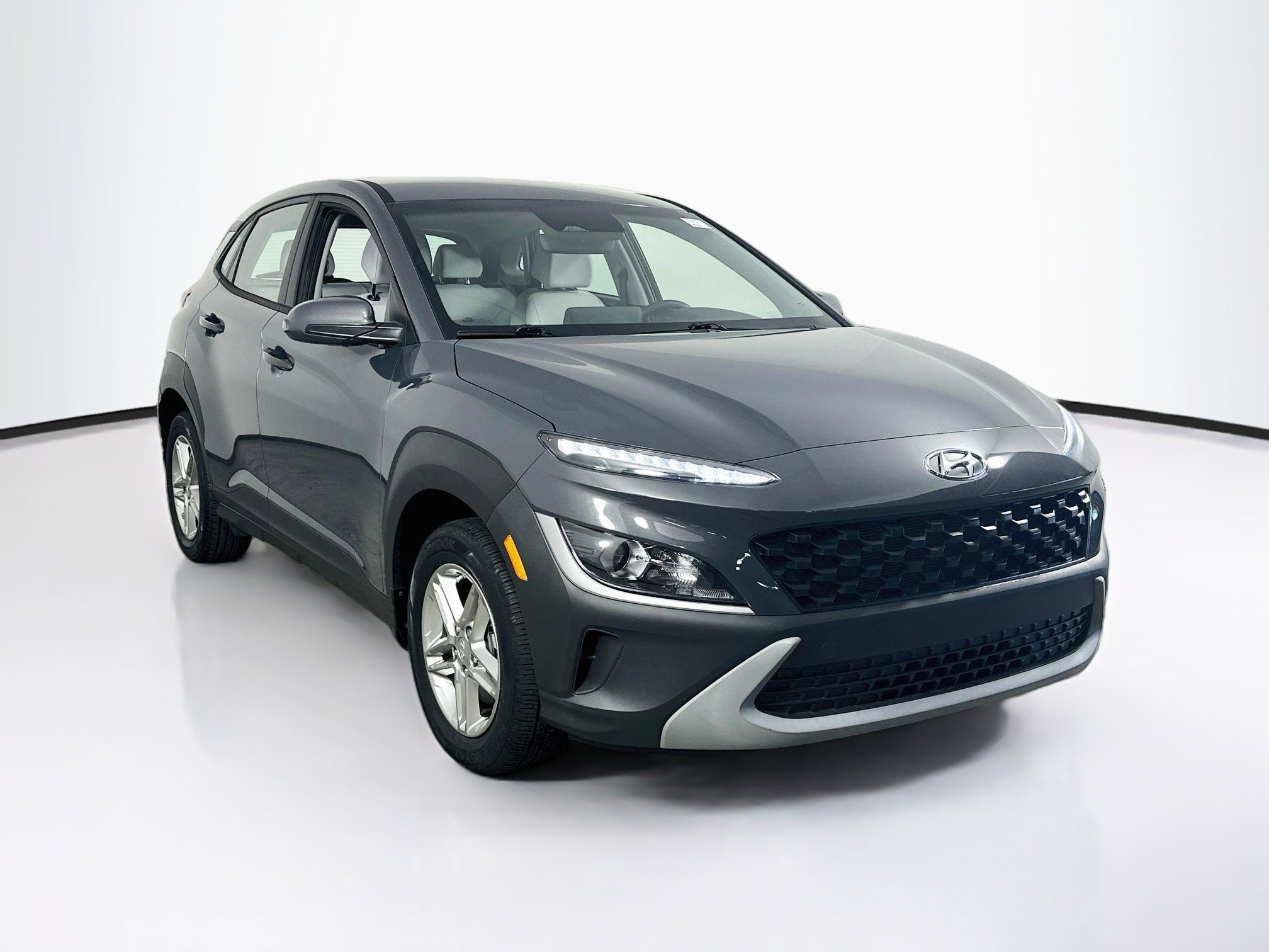 Used 2023 Hyundai Kona SE AWD/4WD image 3