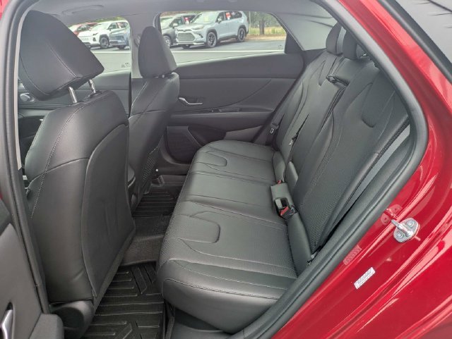 Used 2023 Hyundai Elantra Limited FWD image 14