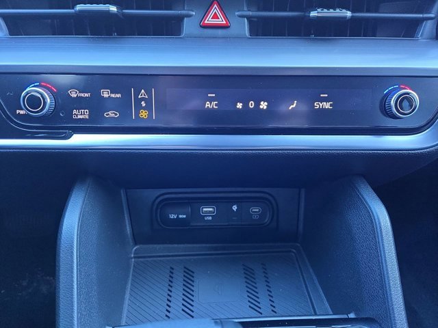 Used 2024 Kia Sportage EX image 25