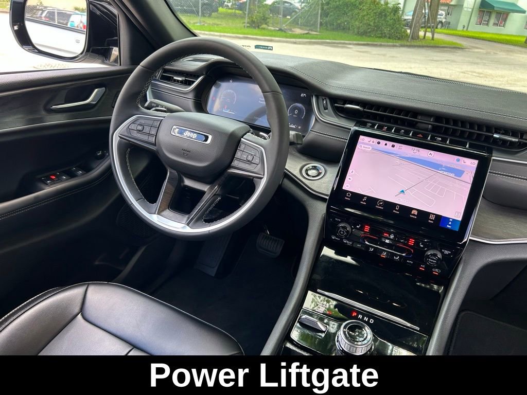 Certified 2024 Jeep Grand Cherokee Limited w/ Black Appearance Package image 12