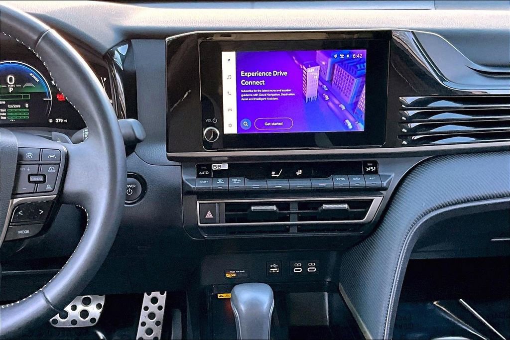 Used 2025 Toyota Camry SE image 10