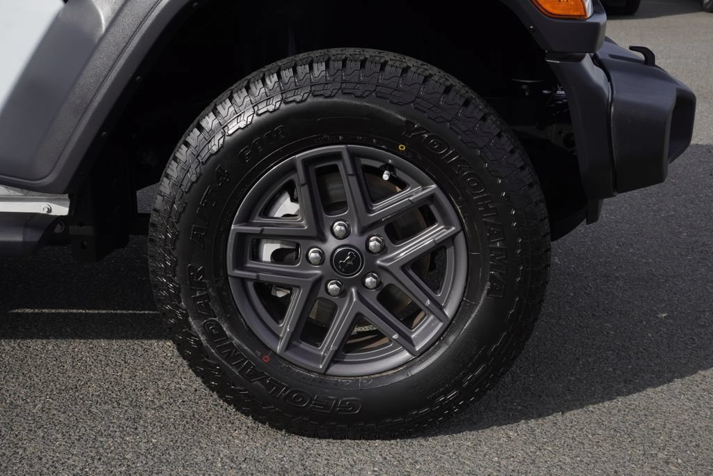 Certified 2025 Jeep Wrangler Unlimited Sport AWD/4WD image 10