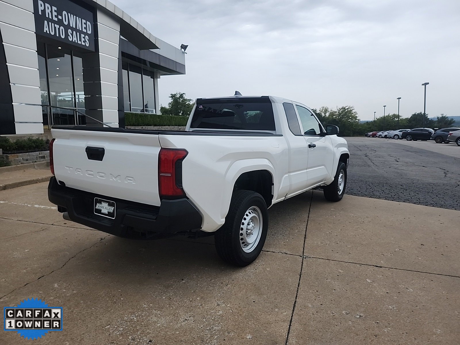 Used 2024 Toyota Tacoma SR image 3