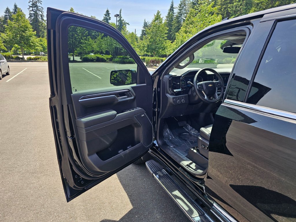 Used 2026 Chevrolet Silverado 1500 LTZ AWD/4WD image 19