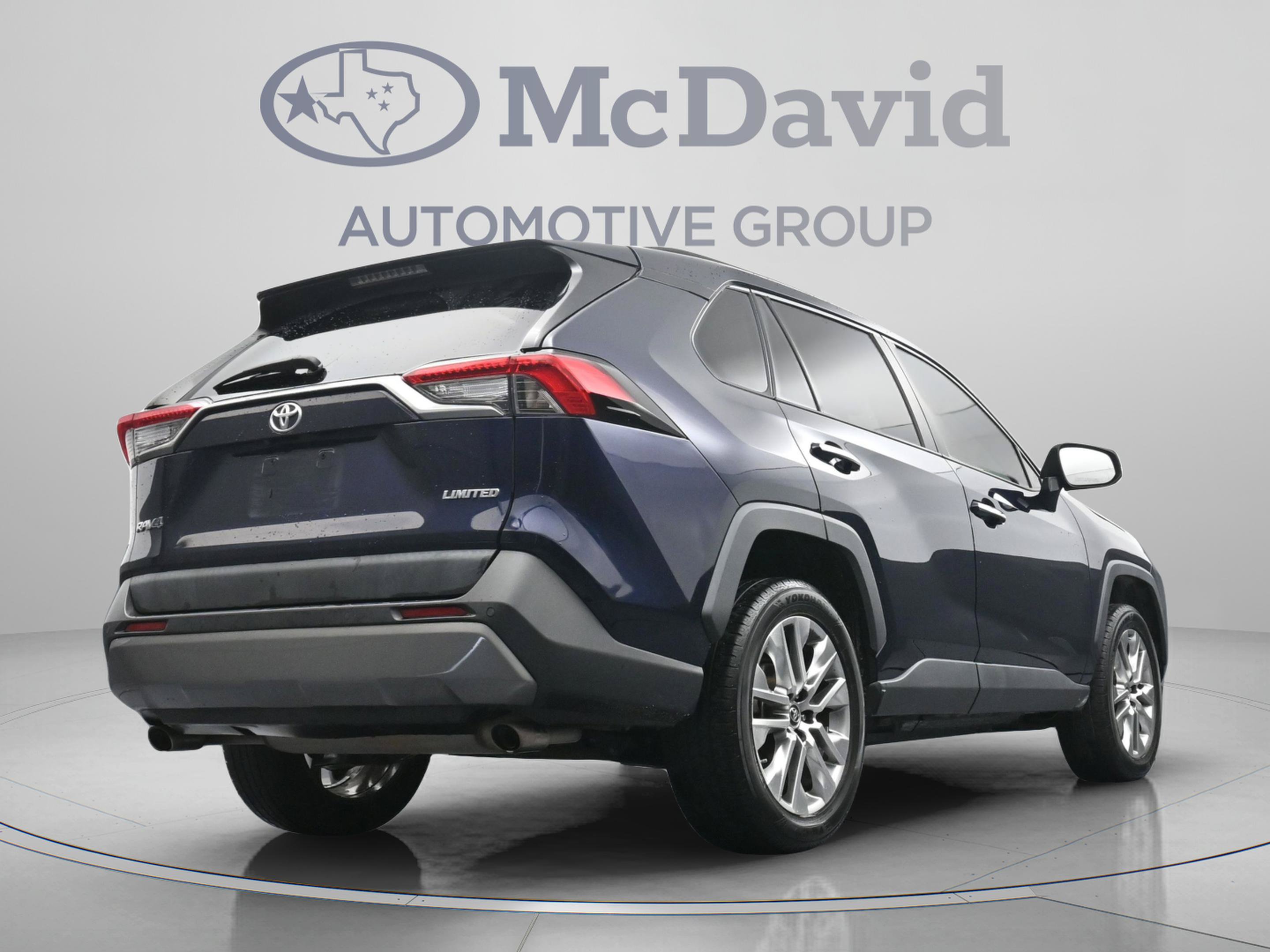 Used 2019 Toyota RAV4 Limited w/ Cold Weather Package FWD image 31