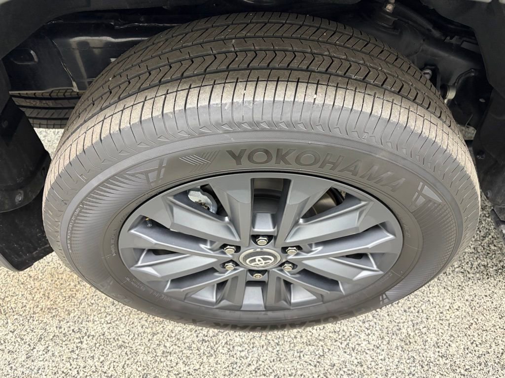 Used 2025 Toyota Land Cruiser w/ Premium Package image 11