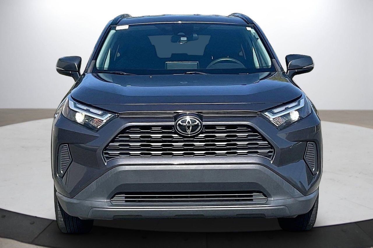 Used 2022 Toyota RAV4 XLE image 3