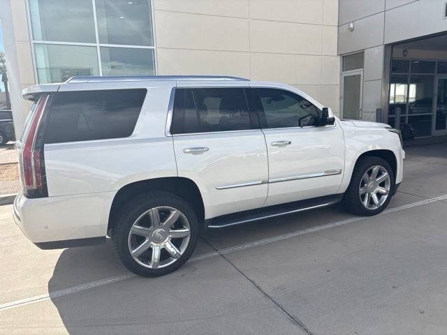 Used 2019 Cadillac Escalade Luxury AWD/4WD image 6