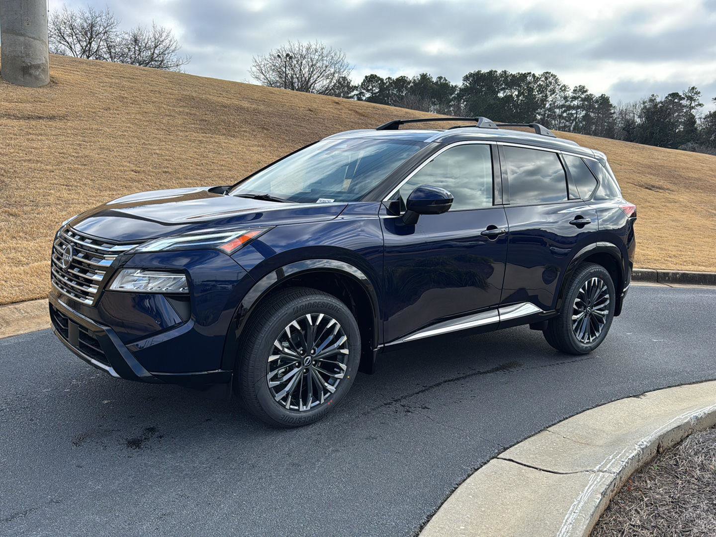 New 2026 Nissan Rogue Platinum w/ Platinum Premium Package image 2