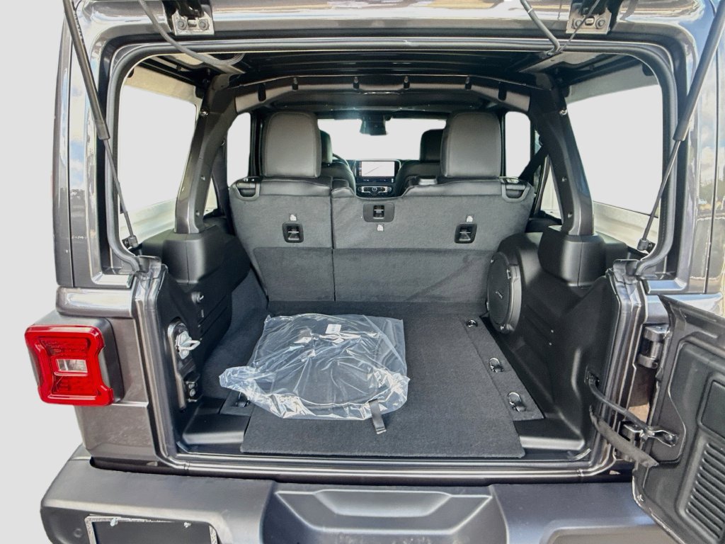 New 2027 Jeep Wrangler Unlimited Sahara AWD/4WD image 29