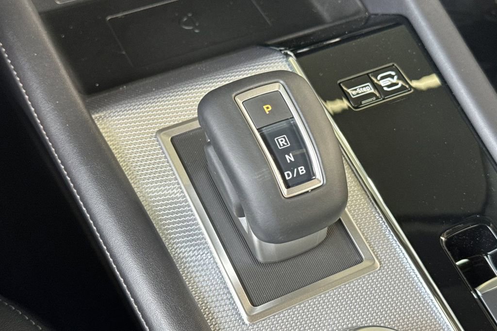 New 2026 Nissan Rogue Platinum image 18