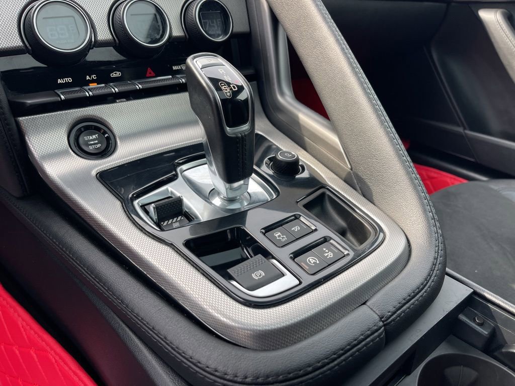 Used 2016 Jaguar F-TYPE Coupe image 15