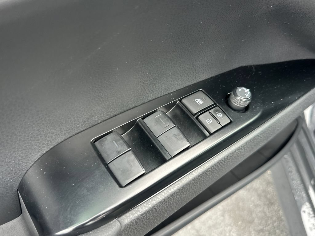 Used 2025 Toyota Camry LE AWD/4WD image 23