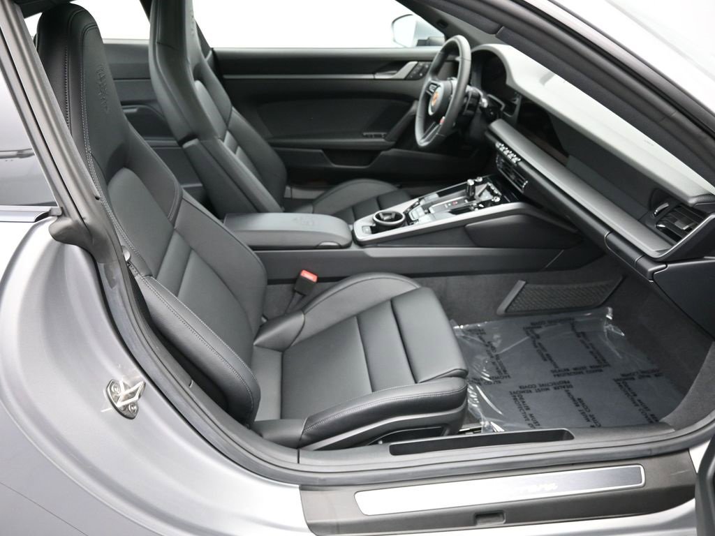 Certified 2025 Porsche 911 Carrera image 22