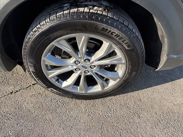 Certified 2024 Ford Explorer XLT w/ Equipment Group 202A image 11