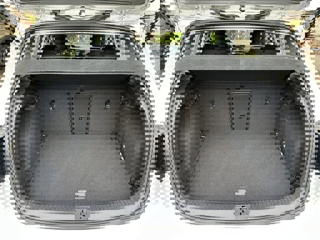 Used 2019 Volkswagen e-Golf SE w/ Driver Assistance Package image 20