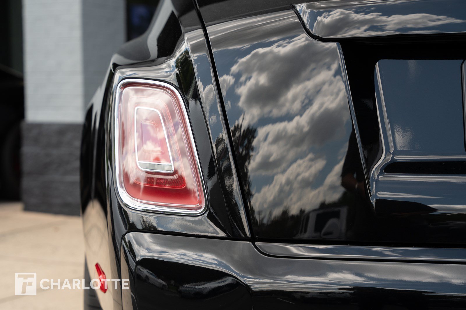 Used 2023 Rolls-Royce Phantom Extended Wheelbase RWD image 17