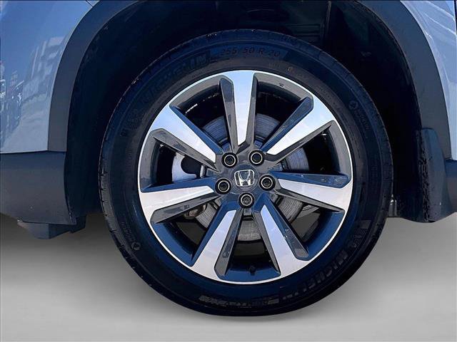 Used 2025 Honda Pilot Touring image 10