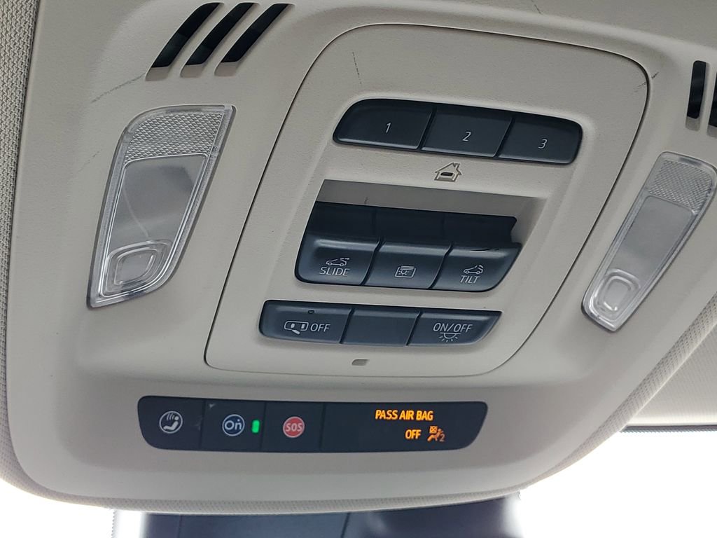 Used 2021 Buick Envision Avenir w/ Technology Package II image 22