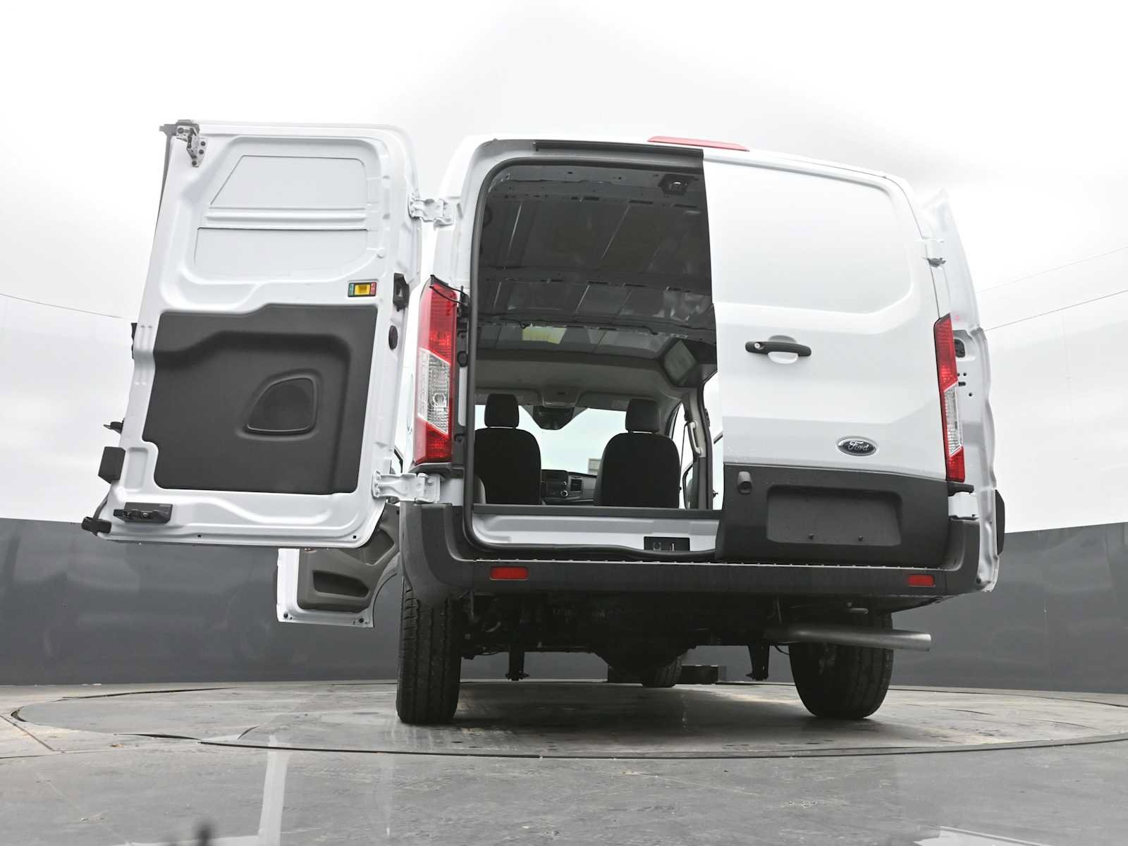 New 2024 Ford Transit 250 148 Medium Roof RWD image 43