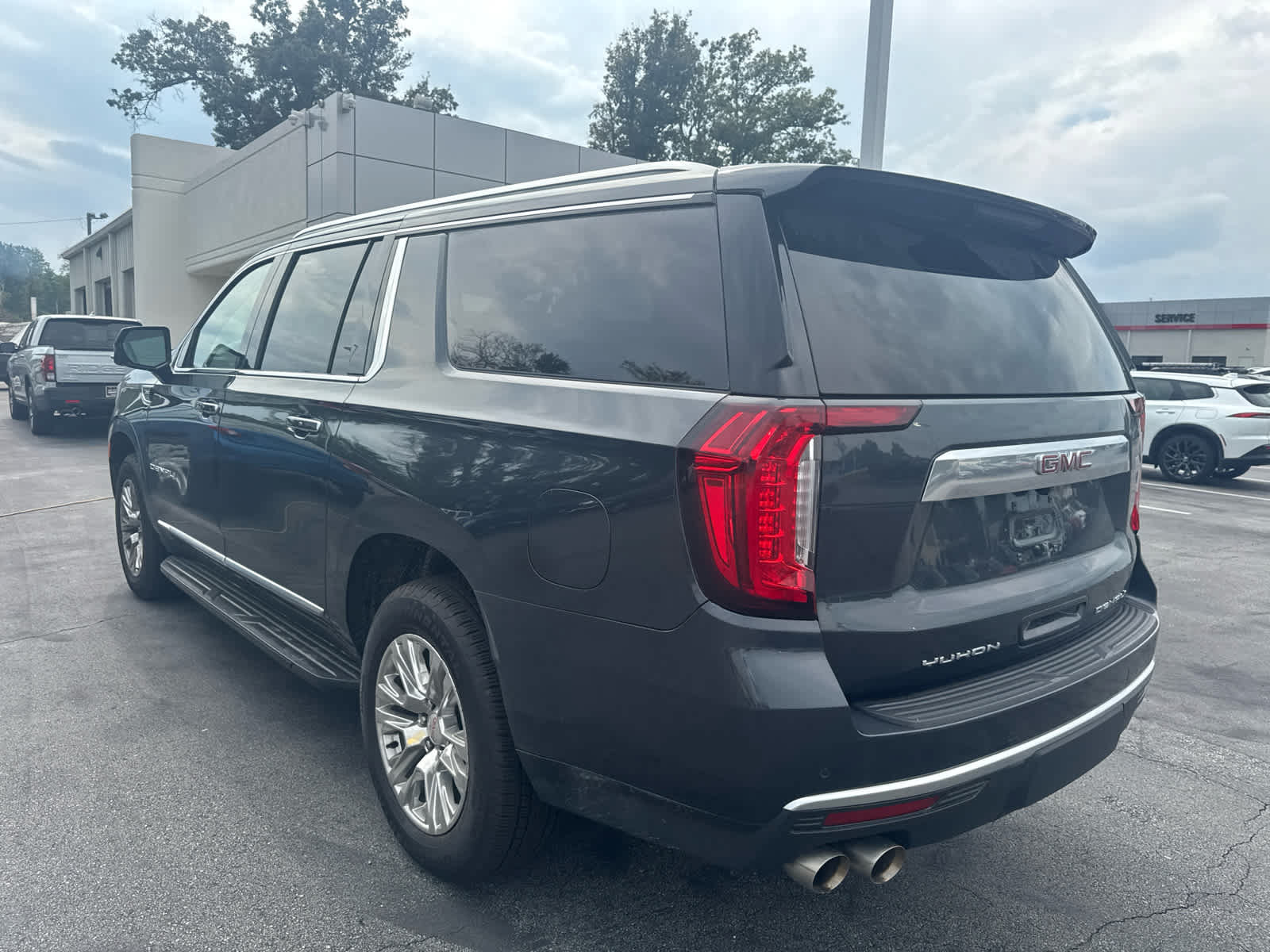 Used 2022 GMC Yukon XL Denali w/ Max Trailering Package AWD/4WD image 5