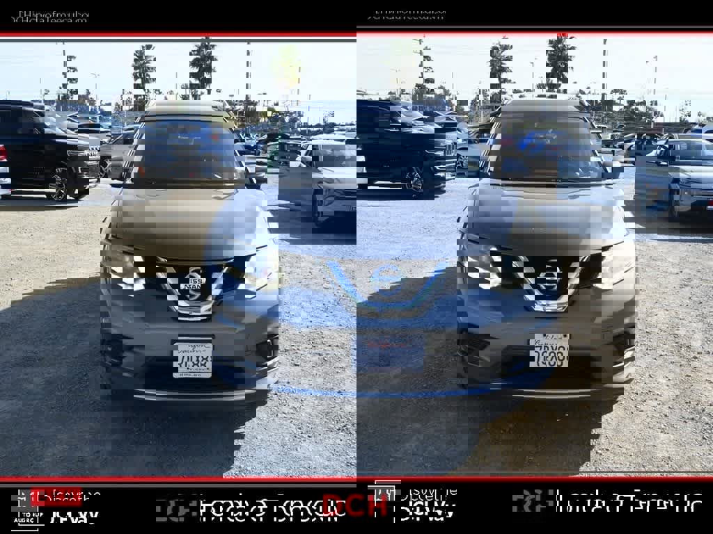 Used 2016 Nissan Rogue SV w/ SV Premium Package image 2