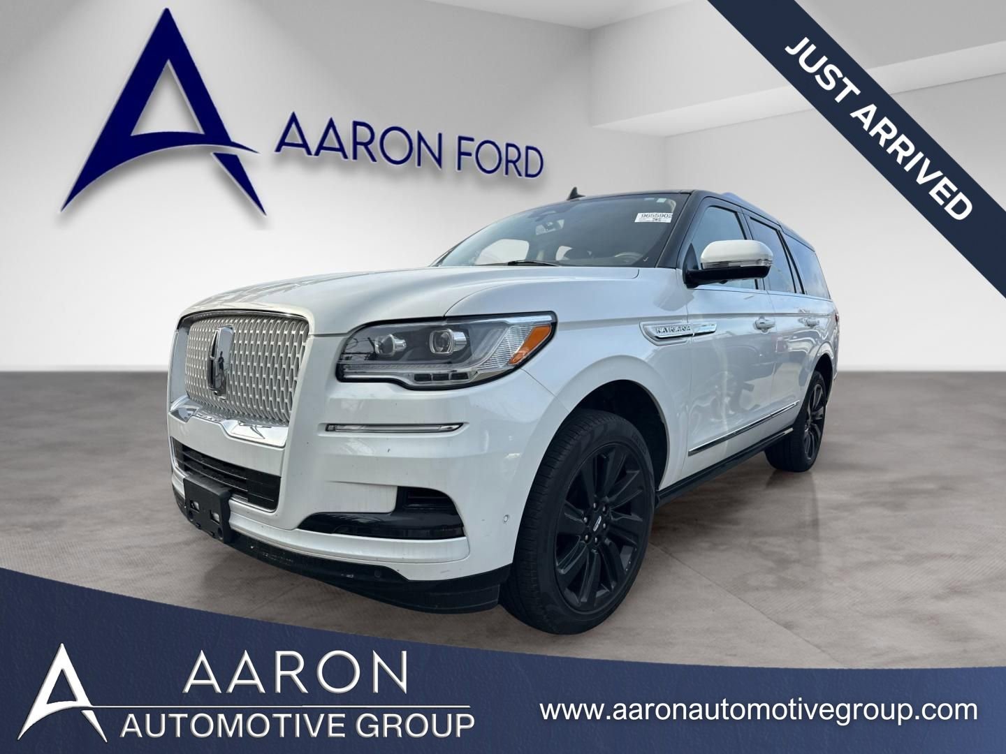 Used 2024 Lincoln Navigator Reserve image 1