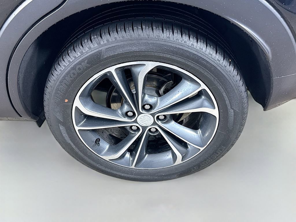 Used 2022 Buick Encore GX Essence FWD image 28
