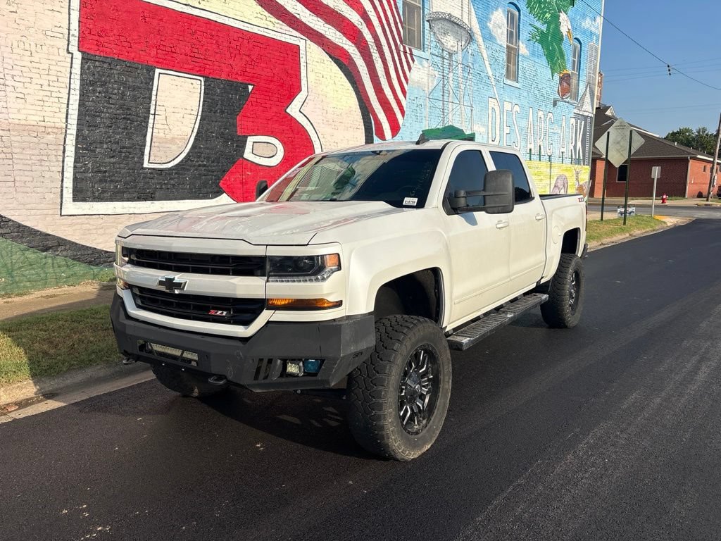 Used 2018 Chevrolet Silverado 1500 LT w/ All Star Edition AWD/4WD image 2
