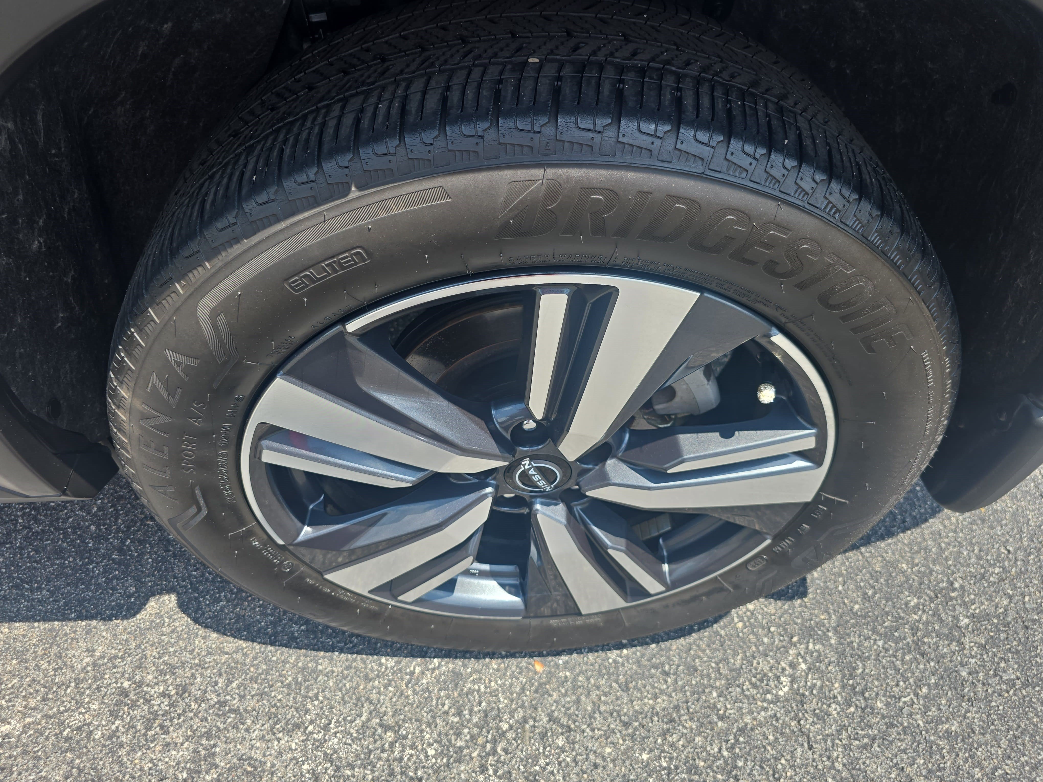 Used 2023 Nissan Rogue SL FWD image 32