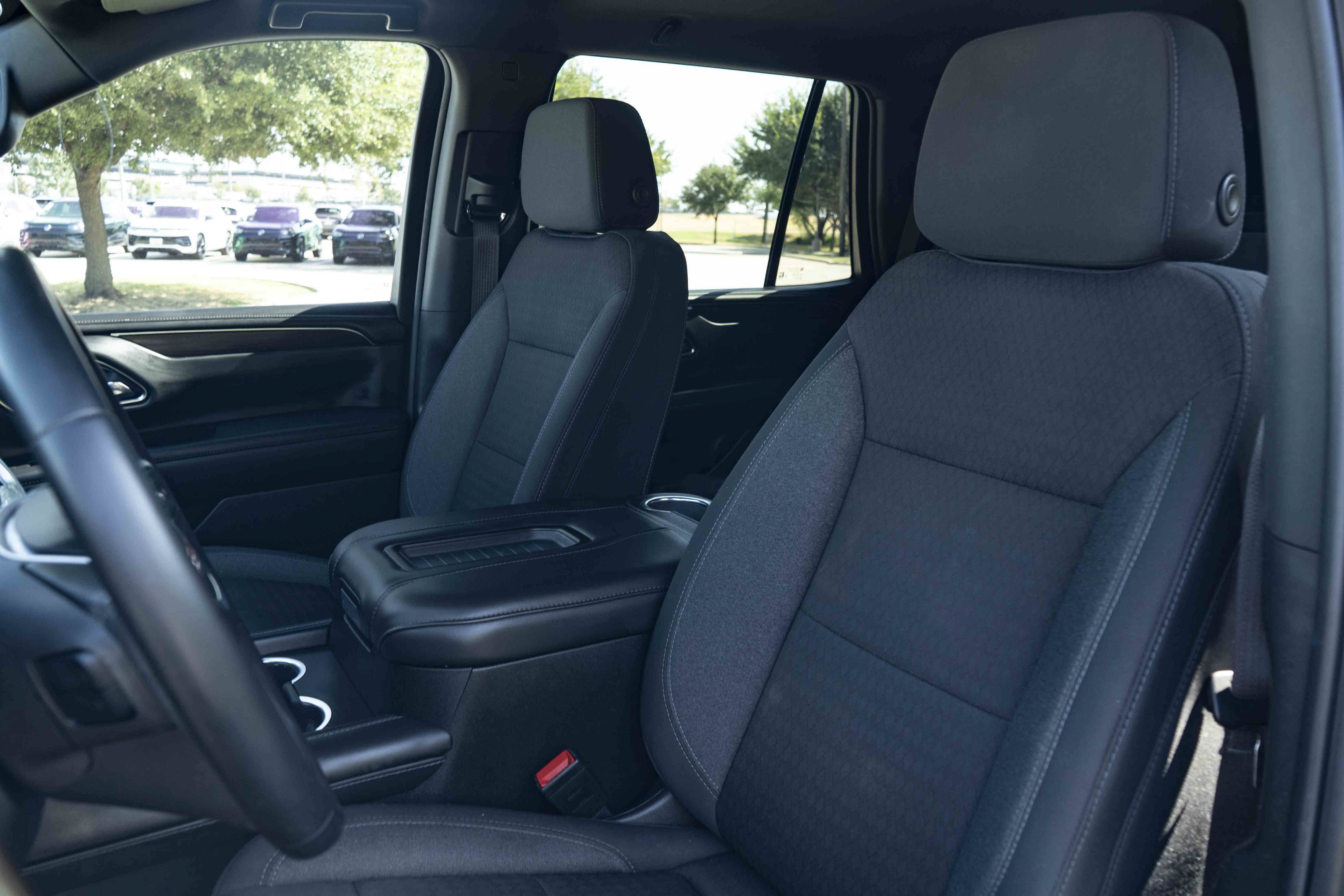 Used 2024 GMC Yukon SLE w/ Gmc Pro Safety Plus Package RWD image 16