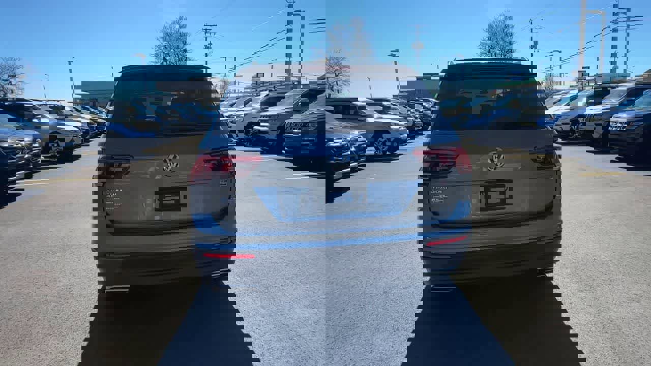 Used 2019 Volkswagen Tiguan SE w/ Panoramic Sunroof Package image 7