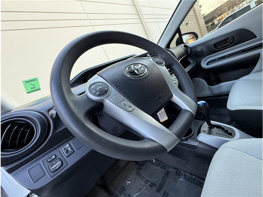 Used 2014 Toyota Prius C One image 8