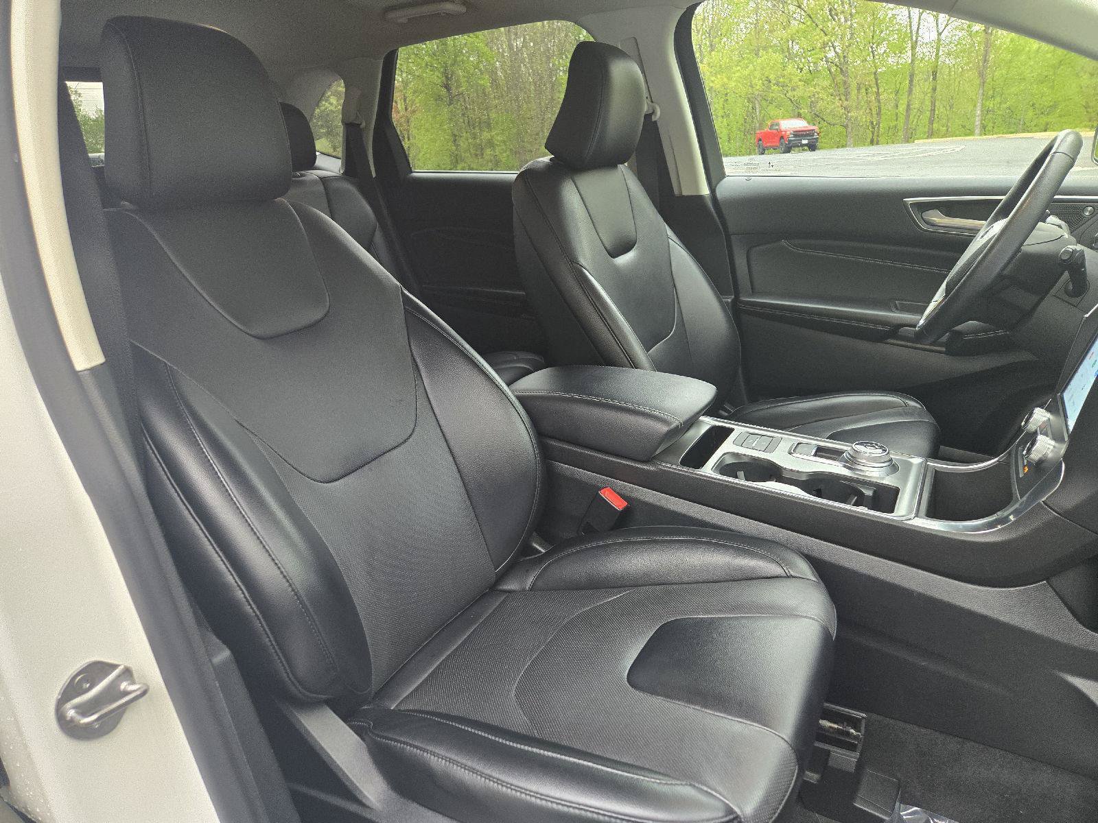 Used 2022 Ford Edge Titanium w/ Equipment Group 301A AWD/4WD image 23