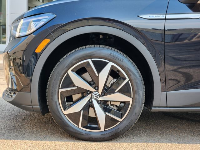 Certified 2025 Volkswagen ID.4 Pro S AWD/4WD image 8