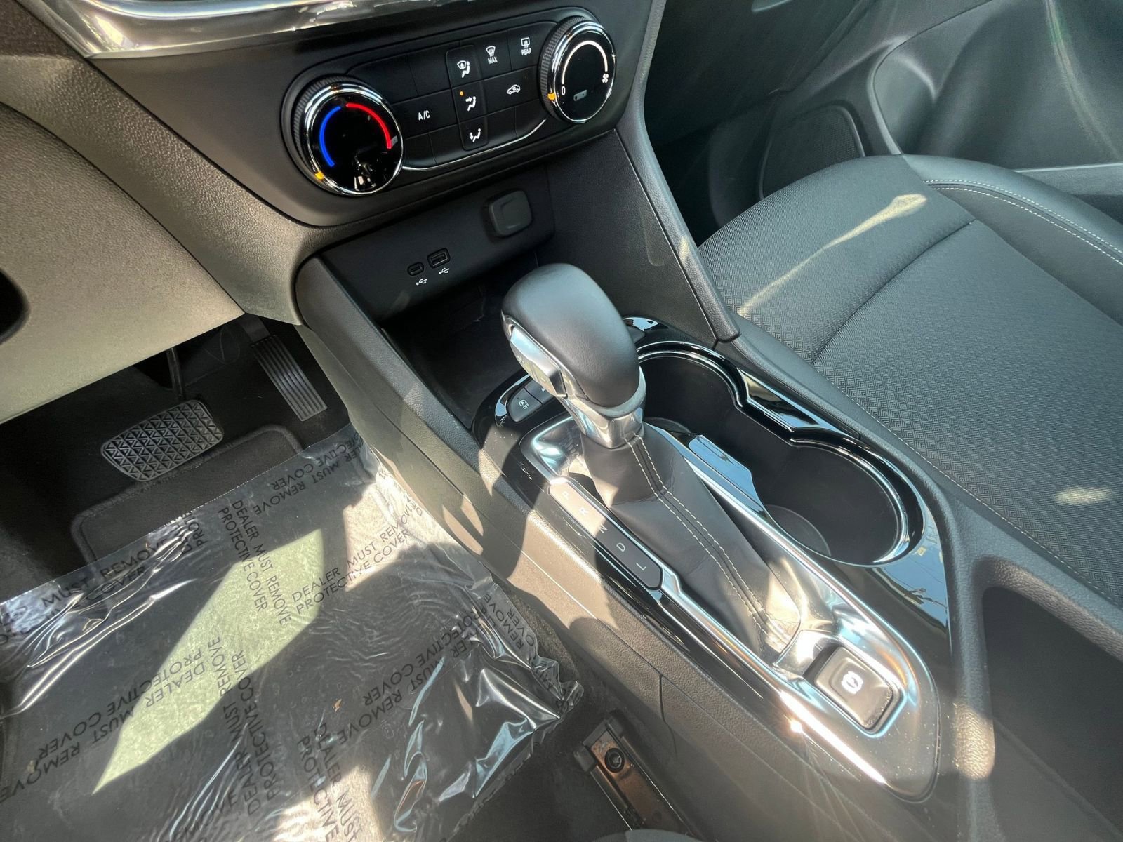 Used 2025 Buick Encore GX Preferred AWD/4WD image 38