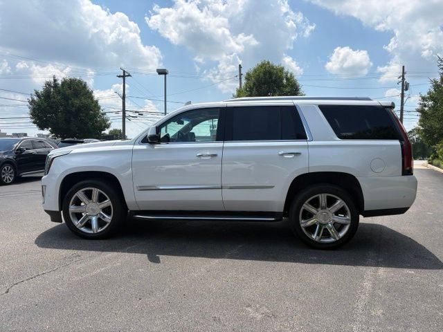 Used 2019 Cadillac Escalade Luxury AWD/4WD image 2