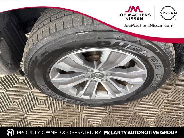 Used 2018 Nissan Titan SL image 26