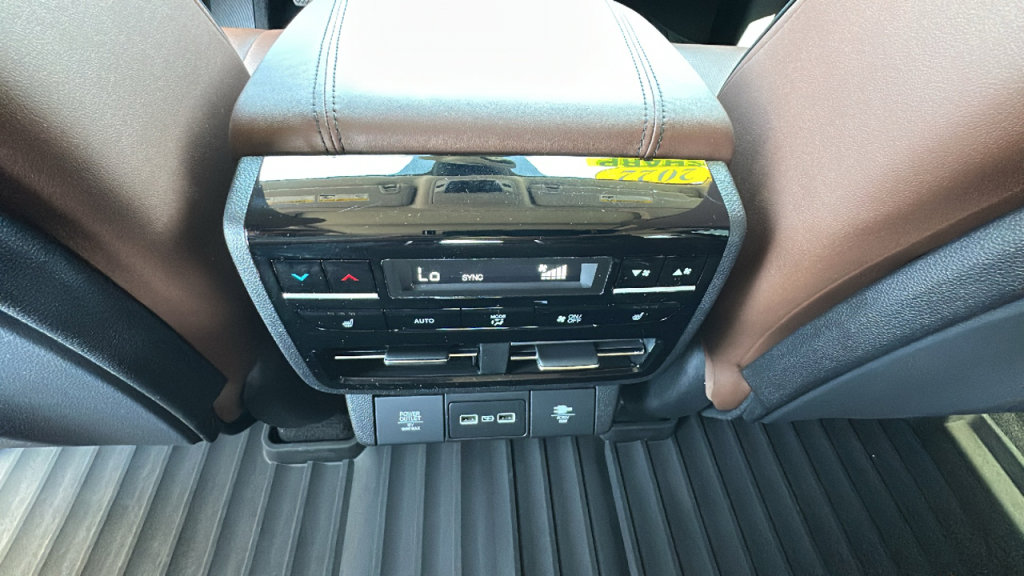 Used 2022 Acura MDX SH-AWD w/ Advance Package image 25