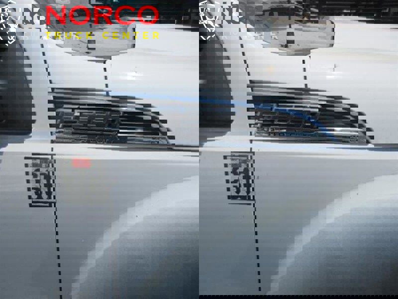 Used 2012 Ford F550 2WD Crew Cab Super Duty image 9