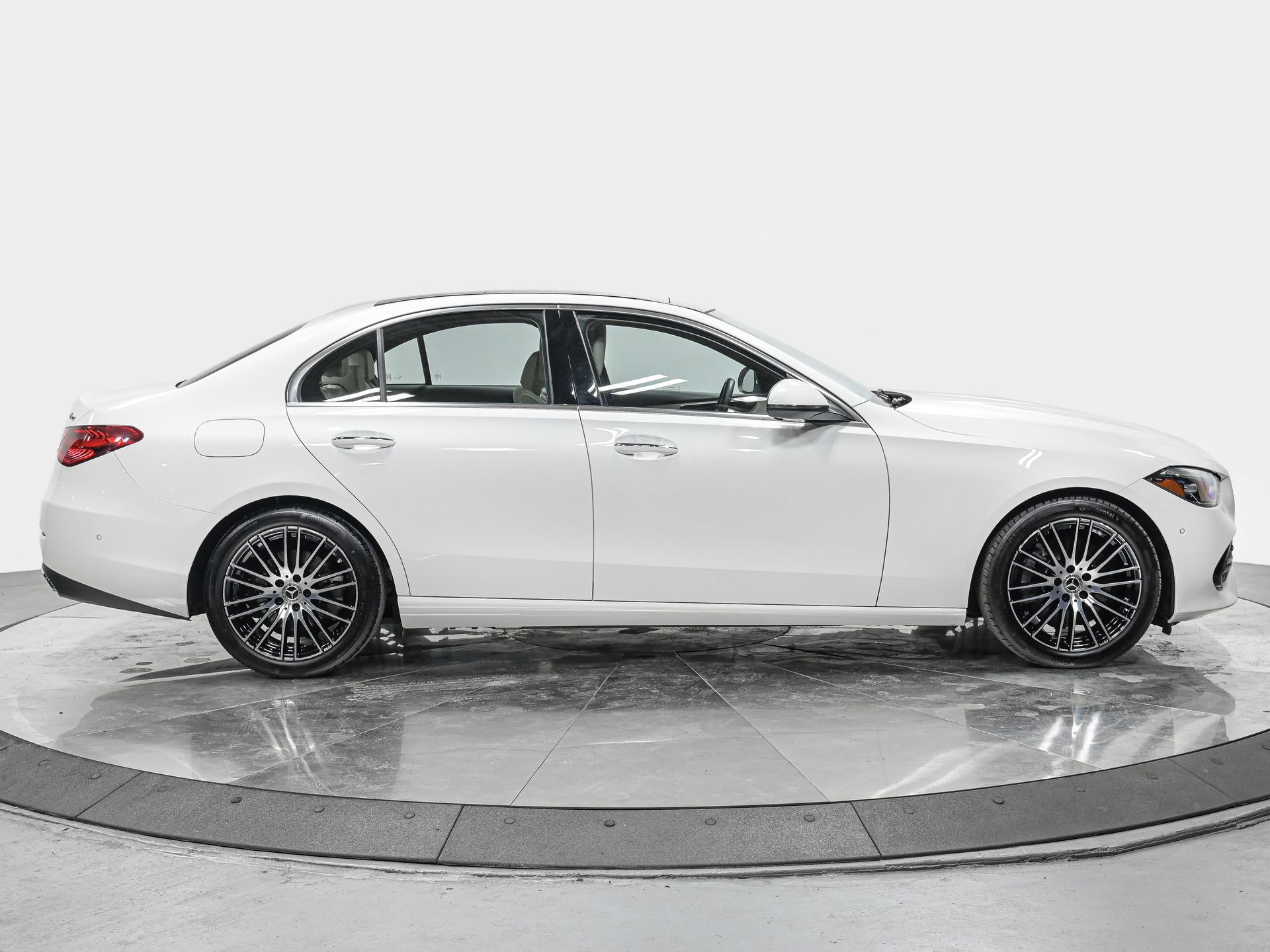 Used 2025 Mercedes-Benz C 300 4MATIC Sedan image 8