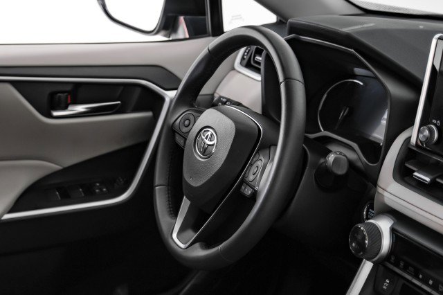 Used 2024 Toyota RAV4 XLE Premium FWD image 10