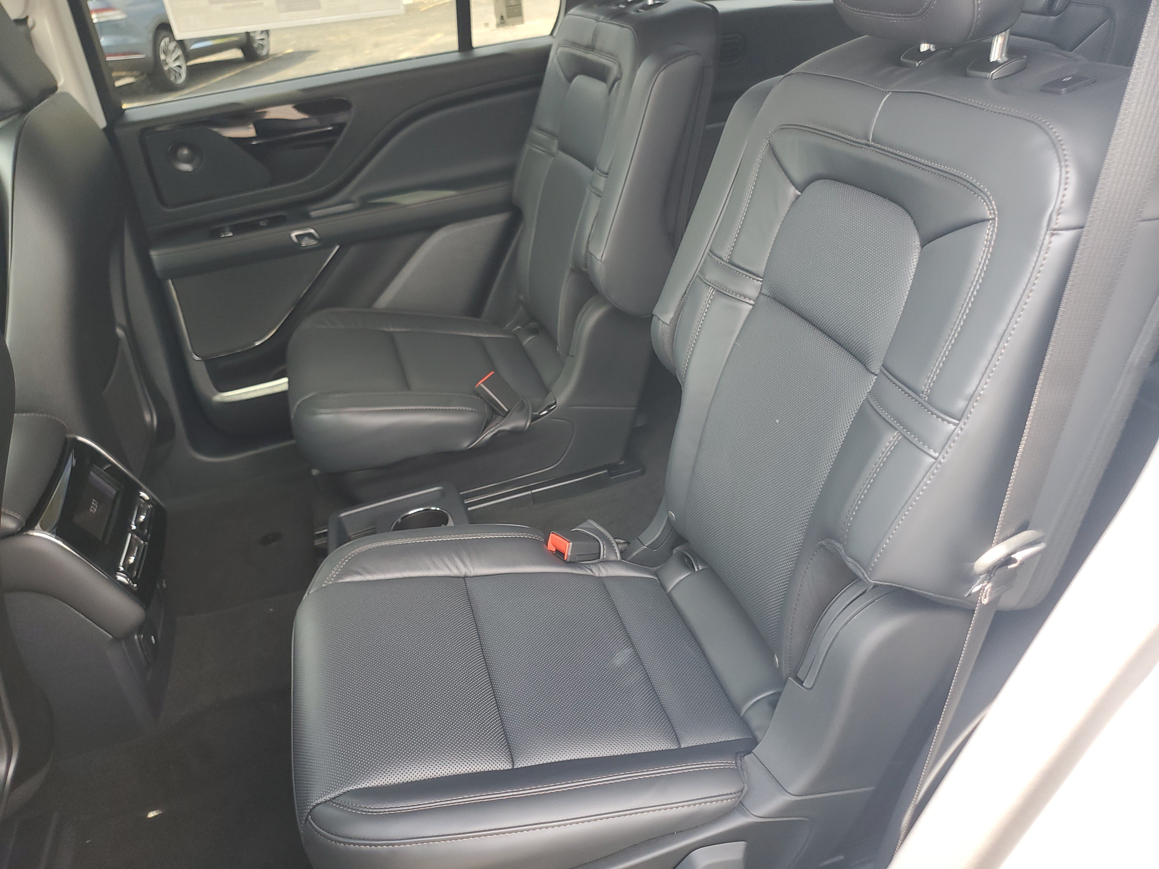 New 2027 Lincoln Aviator Reserve w/ Jet Appearance Package AWD/4WD image 26