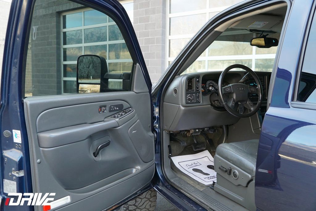 Used 2007 GMC Sierra 3500 SLT w/ Skid Plate Package image 15