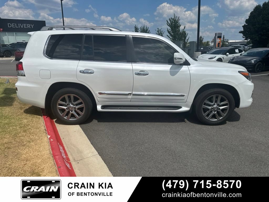 Used 2013 Lexus LX 570 4WD w/ Luxury Pkg image 3
