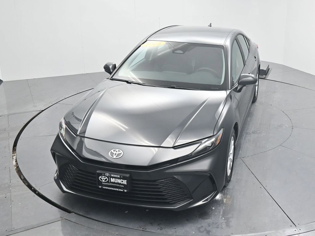 Used 2025 Toyota Camry LE image 39