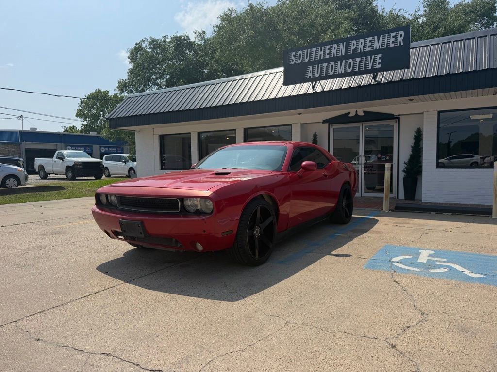 Used 2012 Dodge Challenger R/T RWD image 1