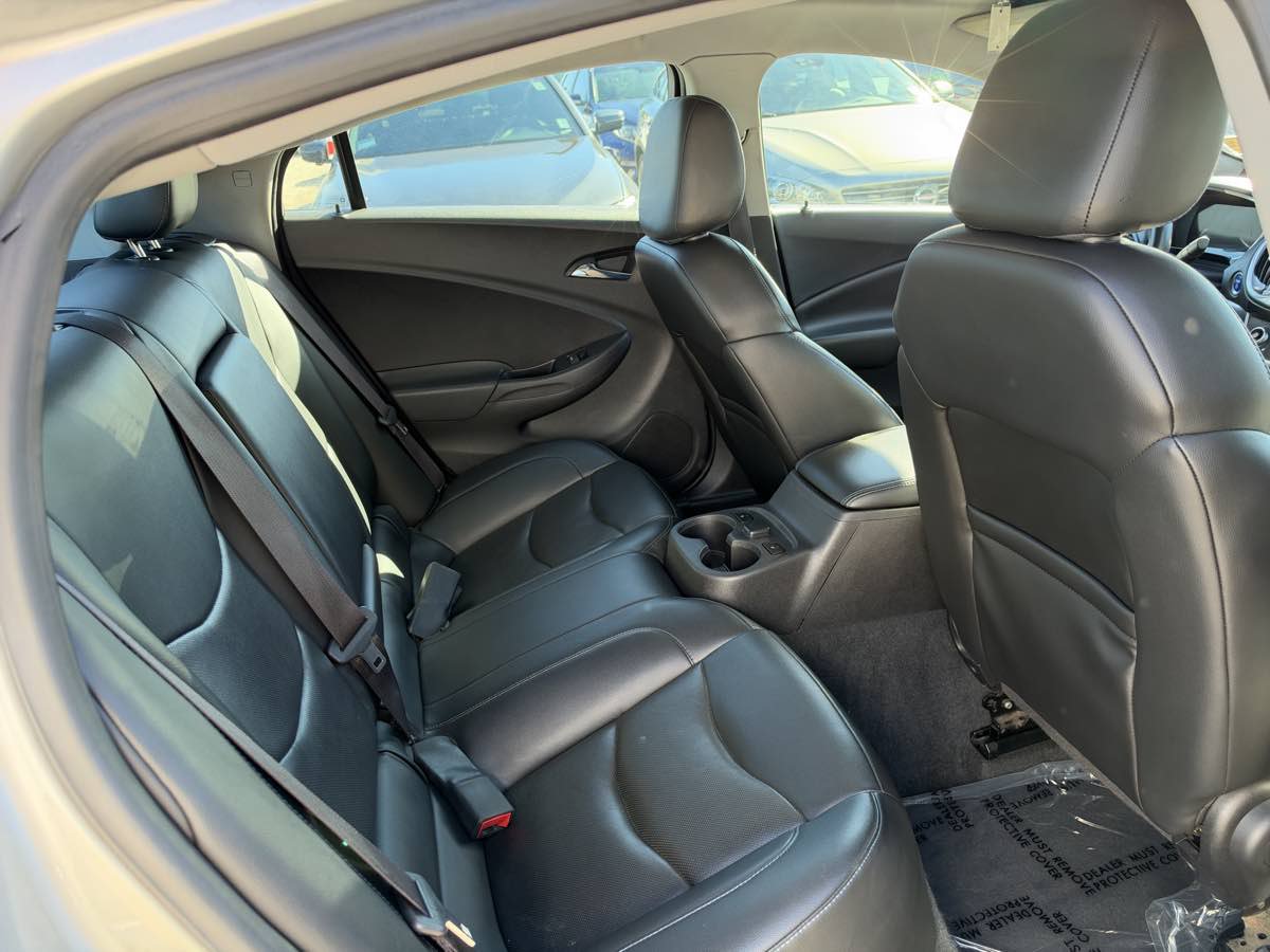 Used 2017 Chevrolet Volt Premier w/ Driver Confidence II Package FWD image 17