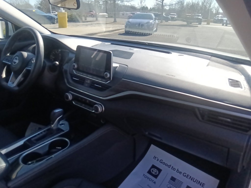 Used 2023 Nissan Altima 2.5 SV image 31