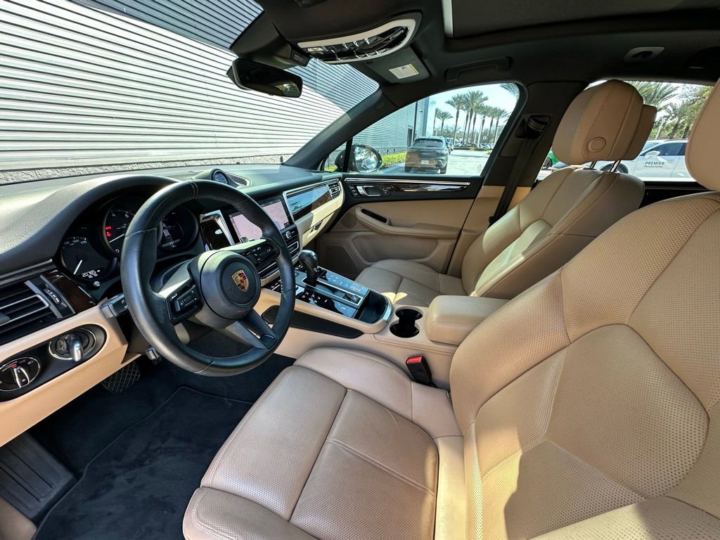 Certified 2024 Porsche Macan image 4